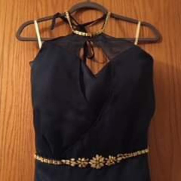 Key-hole Halter Beading Long Mermaid Dress with a Tulle overlay - Picture 4 of 4